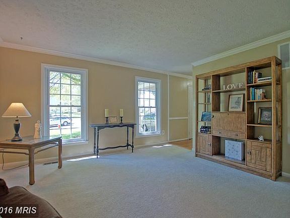 5th image of 117 Sue Ann Ct