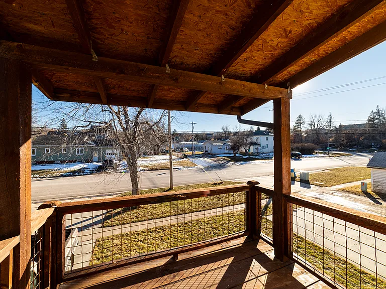 612 W Nash St — Photo 1