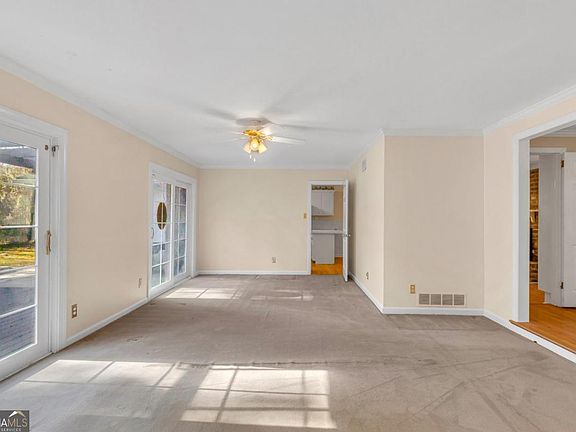 5th image of 311 Pickwick Rd