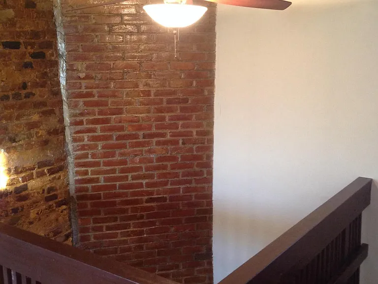 213 1/2 S Alfred St — Photo 11