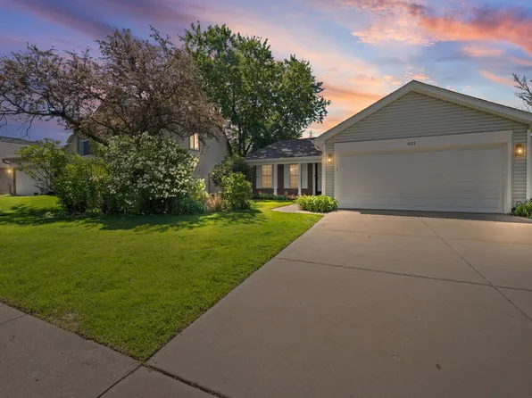 621 Cutter Ln, Elk Grove Village, IL 60007