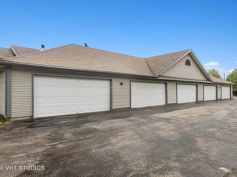 37 Kensington Cir #204 — Photo 27