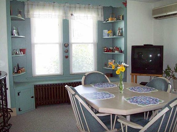 3rd image of 36 Avenue D