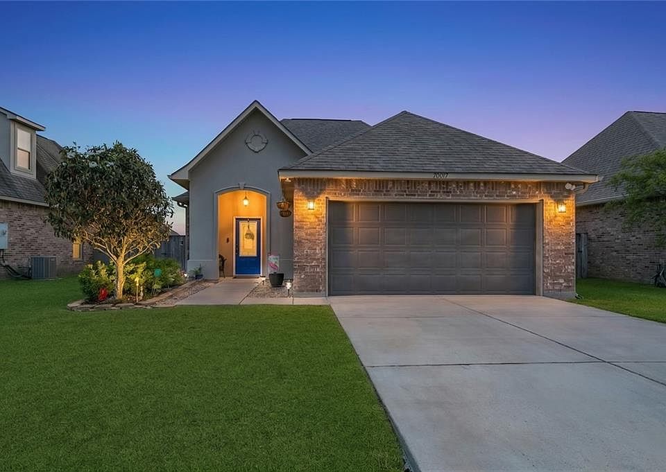 1st image of 70017 Hirson Ct
