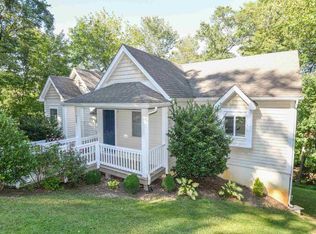 723 Hillcrest Dr, Staunton, VA 24401