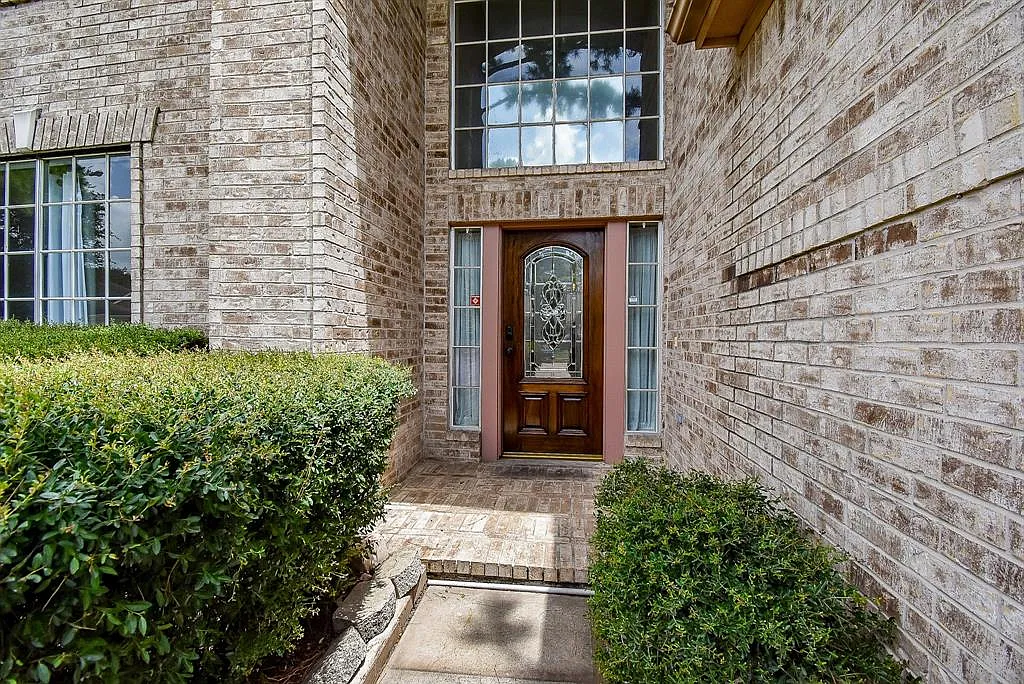 Valley Creek Dr, Houston — Photo 2