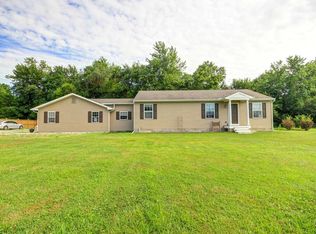 915 W Center St, Girard, IL 62640