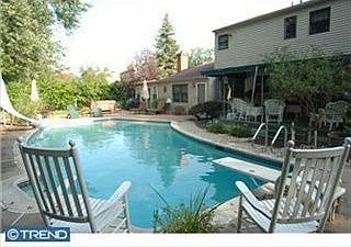 3rd image of 28 Erindale Dr