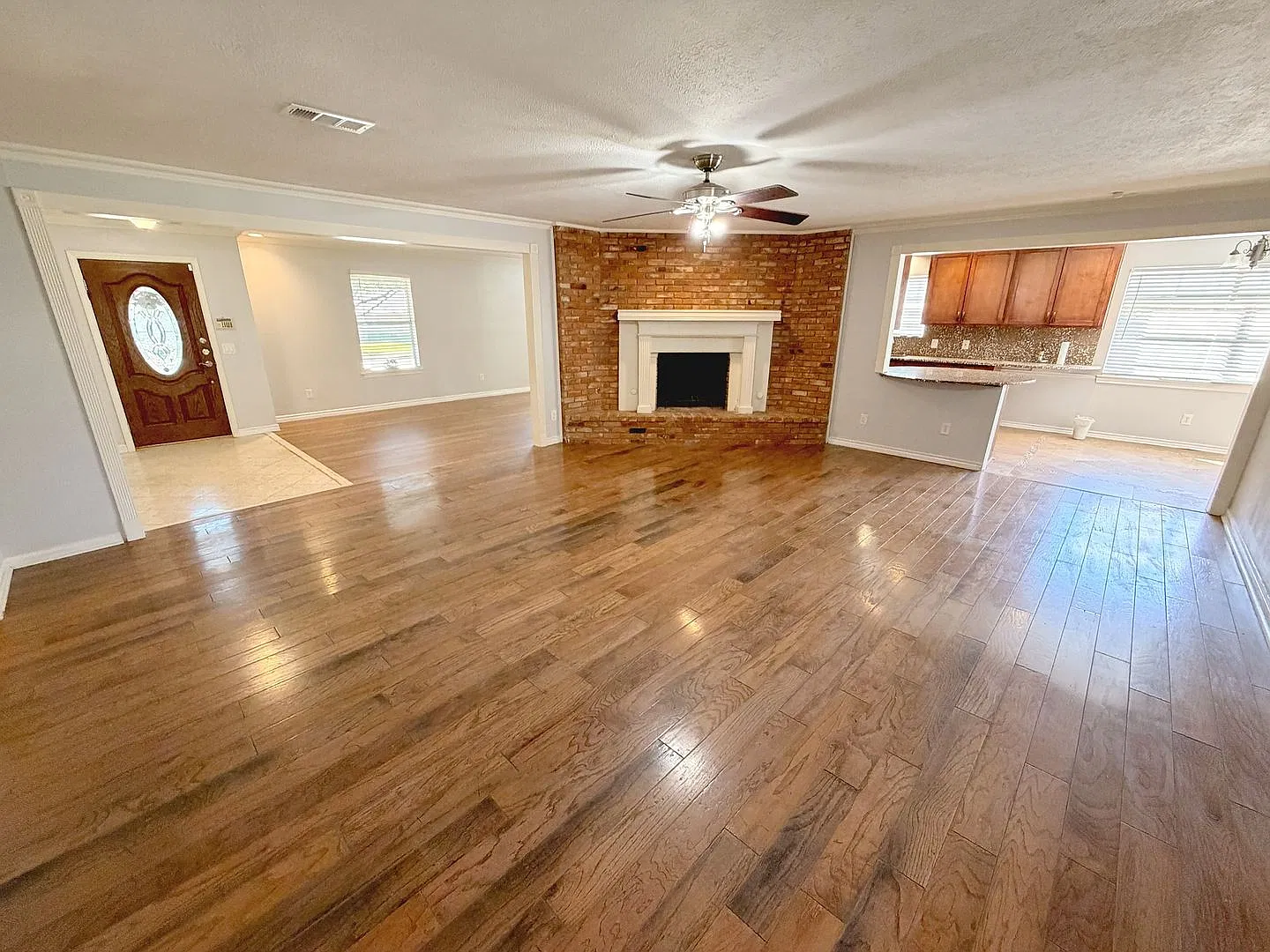 2701 Northcrest Dr — Photo 3