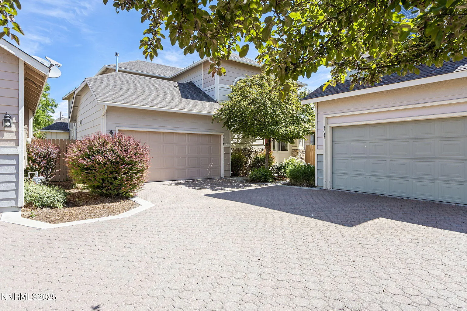 3833 Herons Landing Dr photo 1