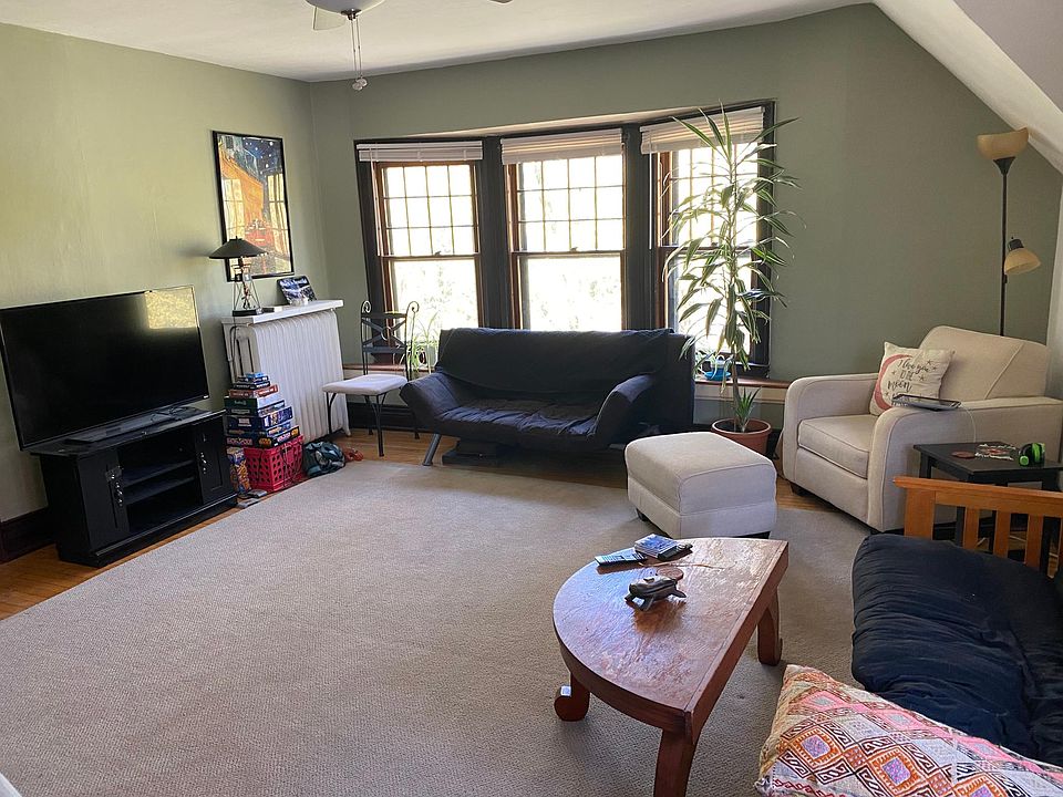 1st image of 115 Bidwell Pkwy #3