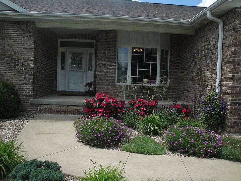 2nd image of 806 Aker Dr