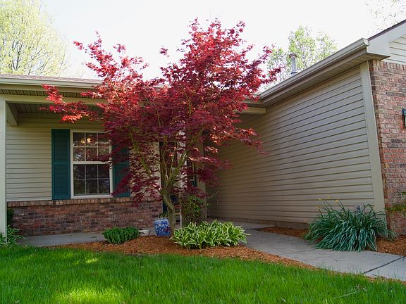 4th image of 327 Cromwell Ct