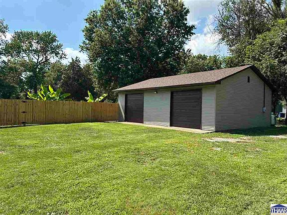 5th image of 1110 E McCampbell Dr