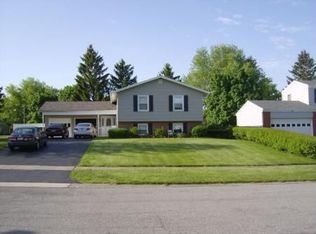 9 Tahoe Dr, Rochester, NY 14616