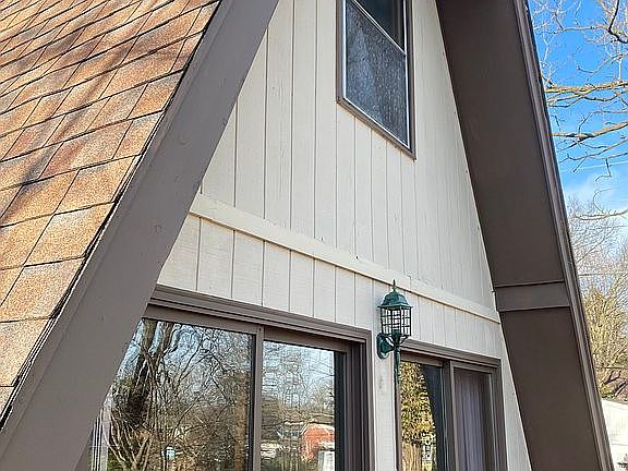 3rd image of 412 Kentucky St