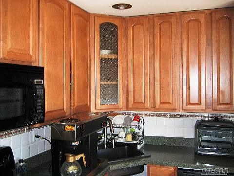 2nd image of 25 E 2nd St