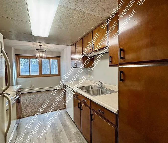 205 W 18th St — Photo 35