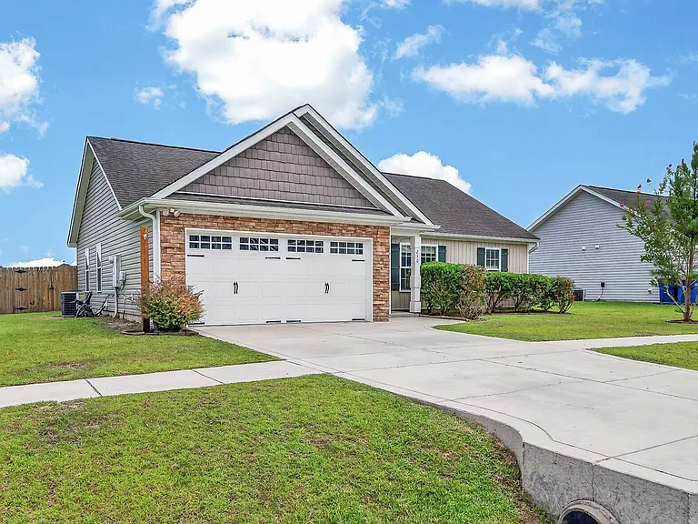 210 Riverstone Ct — Photo 2
