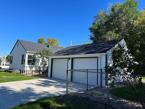 3rd image of 2600 5th Ave N