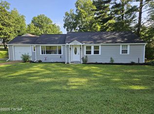 137 4th St, Henderson, TN 38340
