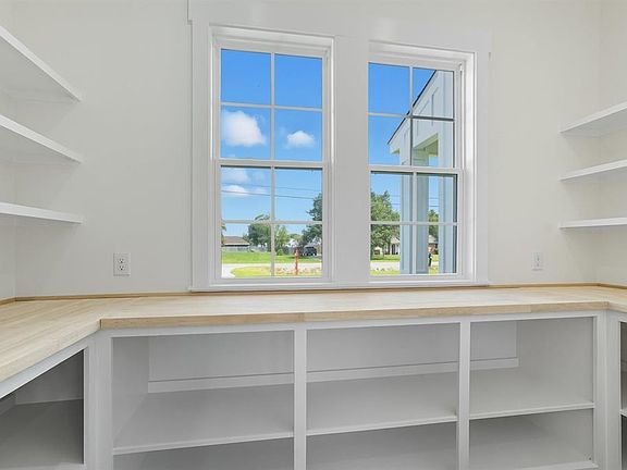 5th image of 174 Domingue Rd