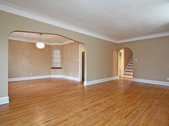 5th image of 1901 Hyacinth Ave E
