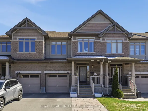 256 Gossamer St, Ottawa, ON K1W 0B2