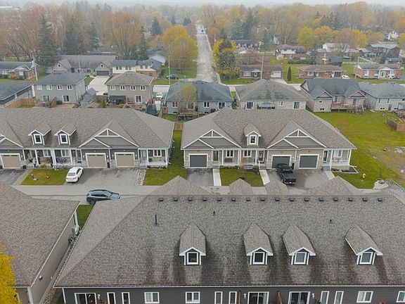 4th image of 24 George St N #18