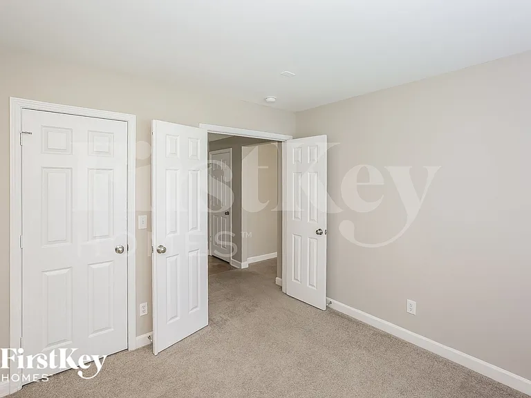 1011 Bridleside Dr — Photo 11
