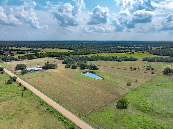 Roznov Rd, Fayetteville, TX 78940