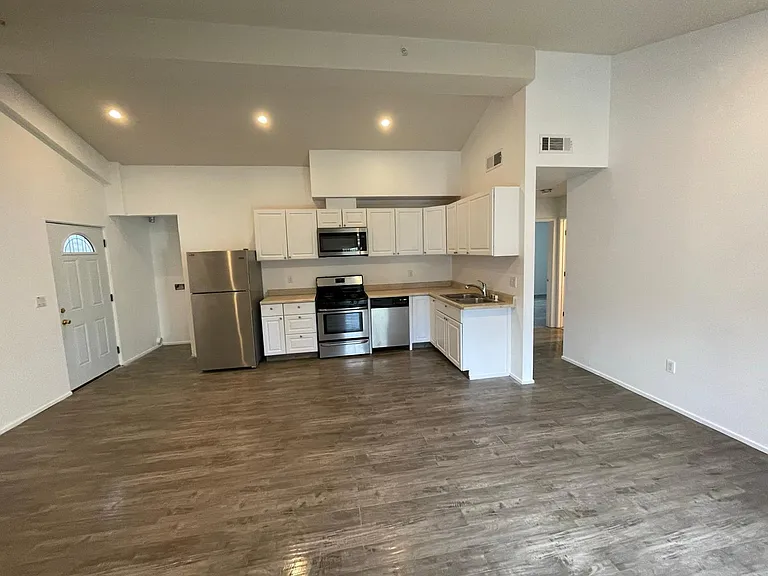 4500 Arch St — Photo 7