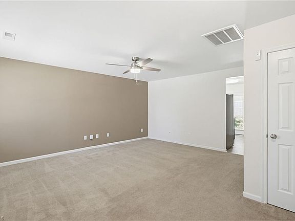 4th image of 2806 Glenn Abbey Ln