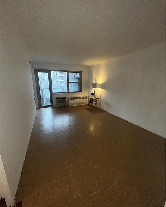 2nd image of 400 Cozine Ave APT 4A