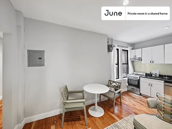 4th image of 23 E 109th St #C