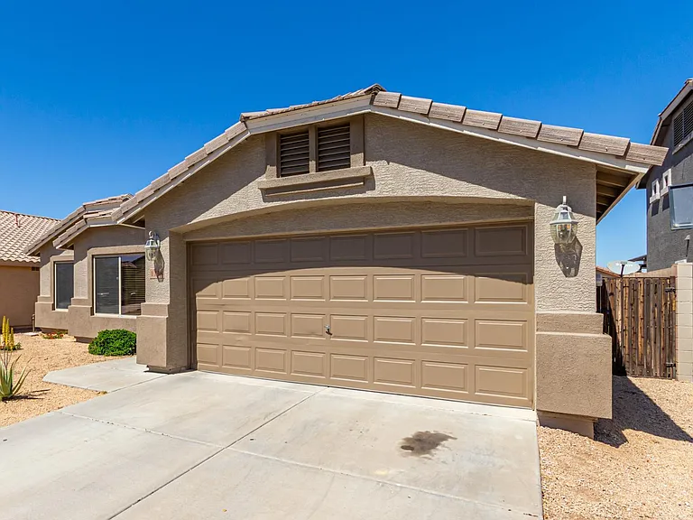 1238 W Dana Dr — Photo 3