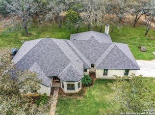 319 Oak Bend Dr, La Vernia, TX 78121
