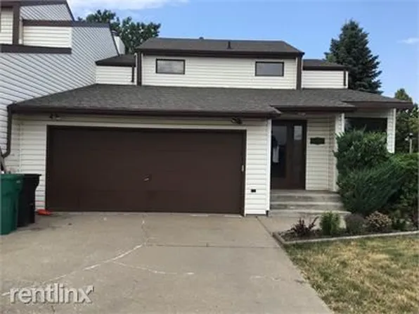 1810 N Grandview Ln, Bismarck, ND 58503