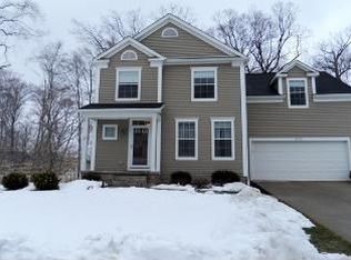 8933 Oakbrook Cir, Twinsburg, OH 44087