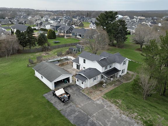 2nd image of 2402 Linda Rd