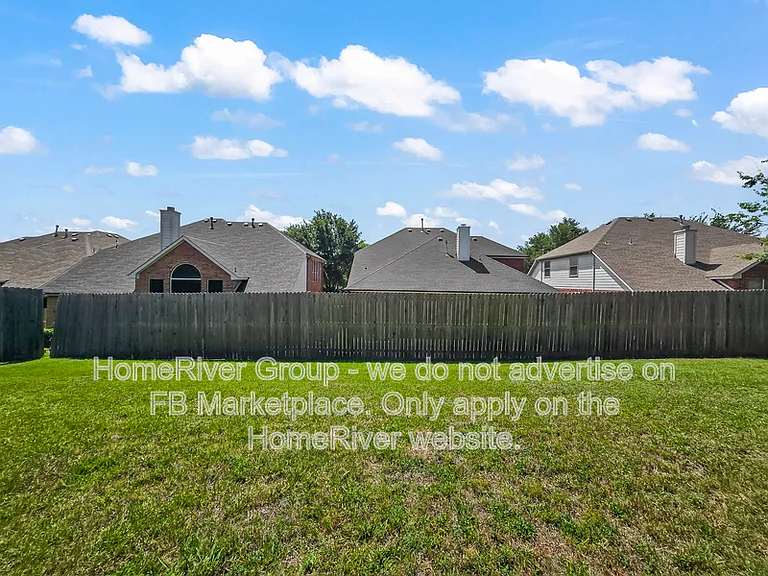 643 E Sandra Ln — Photo 19