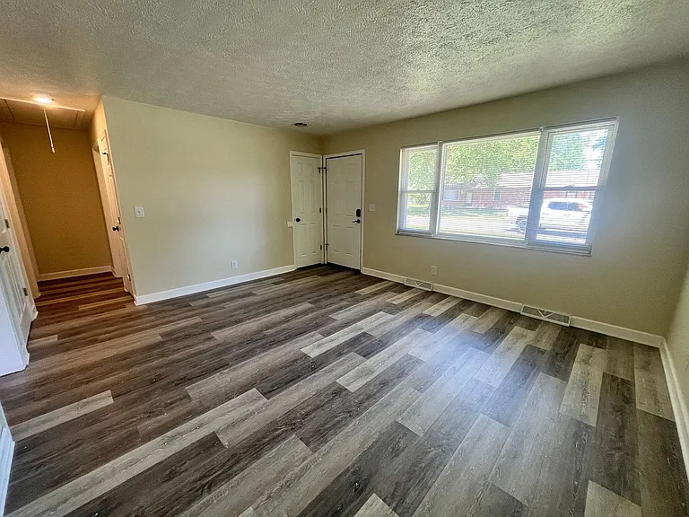 307 Sunset Ln — Photo 10