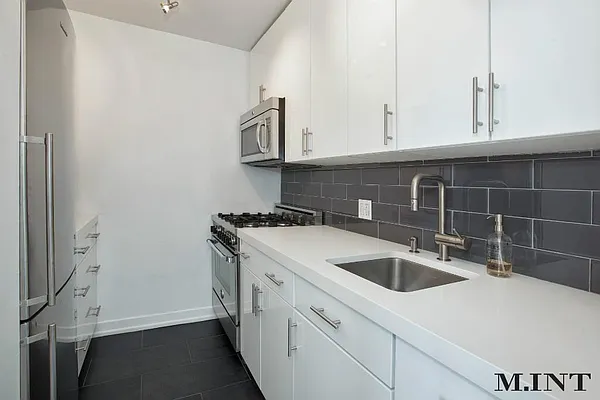 Sold by MEIER | media 6
