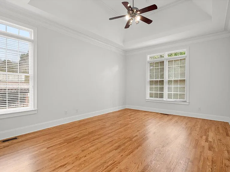 875 Wescott Ln — Photo 32