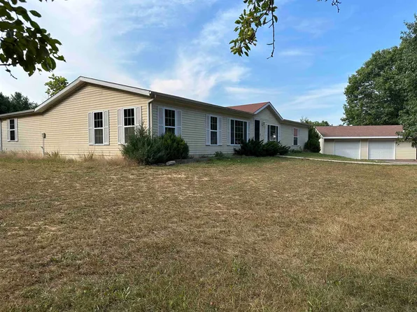 N4937 2nd Ave, Oxford, WI 53952