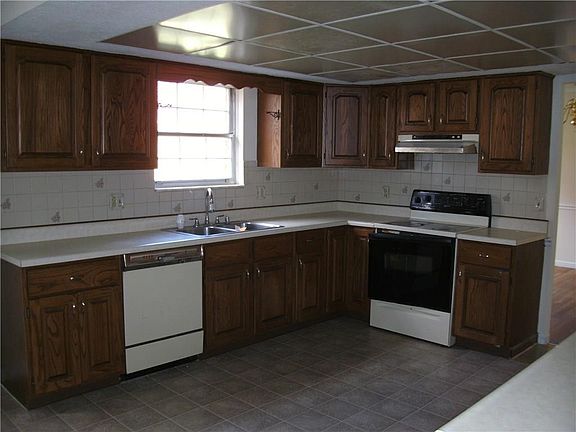 3rd image of 3901 Honeybrook Ave