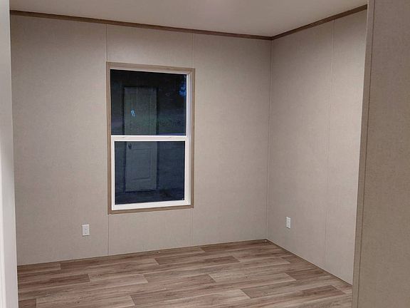 5th image of 245 Crystal Ln