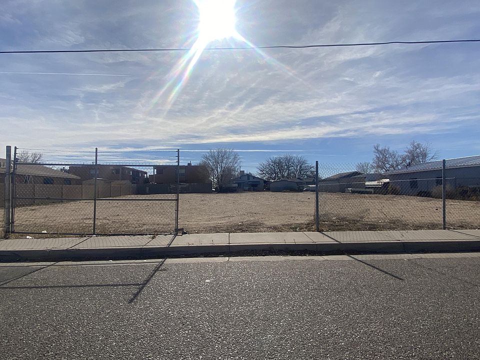 1st image of 312 Alamo Ave SE