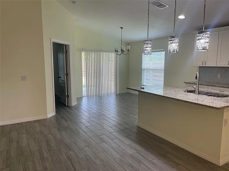 208 Missouri Ave — Photo 5