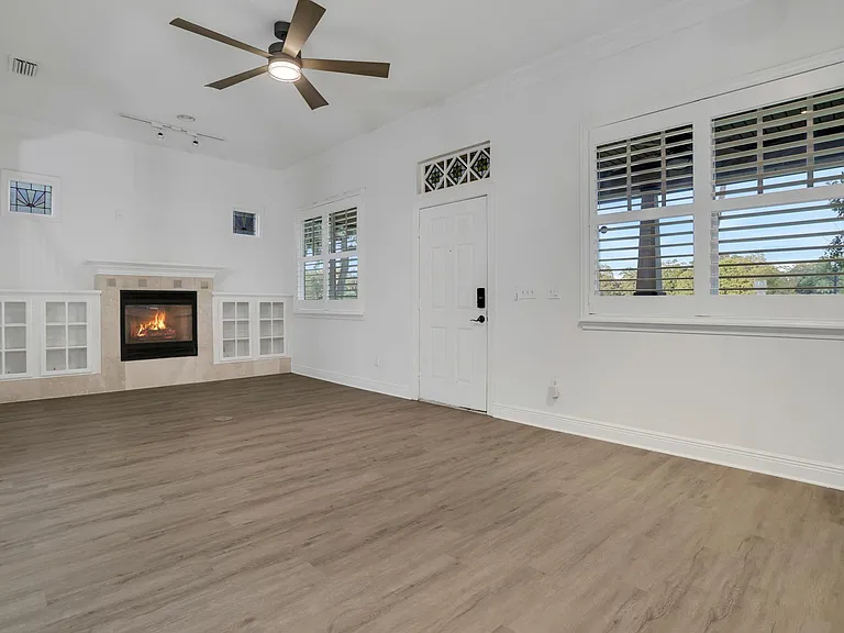 148 S Thornton Ave — Photo 12
